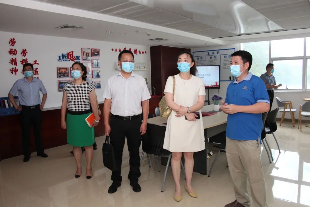 Leaders of the Fuzhou Federation of Trade Unions and the Mawei District Federation of Trade Unions visited the studio of  WIDE PLUS model worker and Craftsman Talent Innovation Alliance